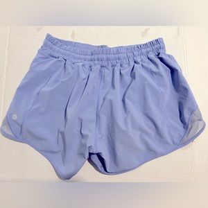 lulu lemon hotty hots in hydrangea blue